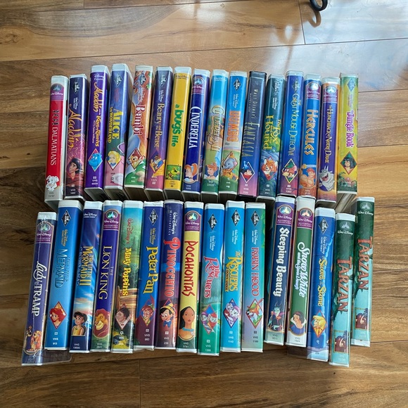 Disney VHS collection. Lady and Tramp unopened. Most are “classic” editions. - Picture 1 of 5